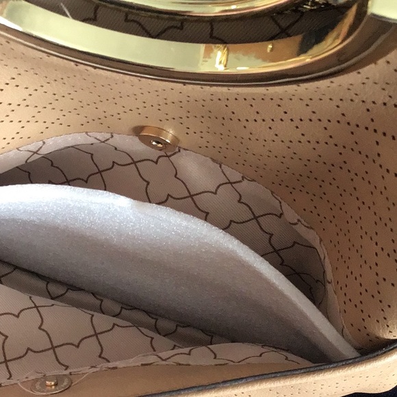 Women’s Kelly & Katie chain cross body handbag 👜 - Picture 3 of 13